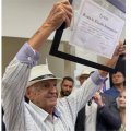TAZINHO GANHA TÍTULO DE CIDADÃO ARAGUAINENSE