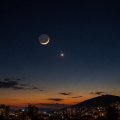 OLHE PARA O CÉU! FOTOGRAFE A APROXIMAÇÃO DA LUA E DE VÊNUS COM O CELULAR.