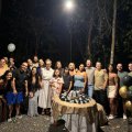 GILDA BONFIM CELEBRA A VIDA EM REUNIÃO ÍNTIMA NA CHÁCARA SOSSEGO, NO BOSQUE DOS BURITIS.