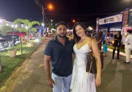 DEPOIS DE DIA INTENSO DE TRABALHO LETÍCIA CAVALARO CIRCULA NA 57ª EXPOARA