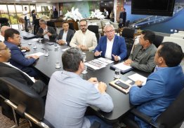 GOVERNADOR DO TOCANTINS RECEBE DIRETORIA DA ETG 