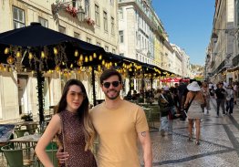 BEATRIZ MACHADO E CÁSSIO SIQUEIRA CELEBRAM ANIVERSÁRIO EM PORTUGAL
