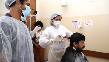 PACIENTES DO HOSPITAL GERAL DE PALMAS GANHAM DIA DE BELEZA DA PRIMEIRA DAMA DO TOCANTINS 