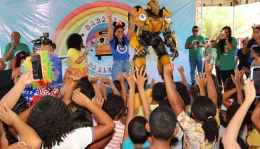 BICO DO PAPAGAIO: PRIMEIRA-DAMA KARYNNE SOTERRO COMANDA CARAVANA DA ALEGRIA PARA CRIANÇAS DE COMUNIDADES QUILOMBOLAS