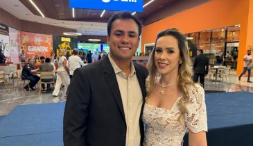 CASAIS NA INAUGURAÇÃO DO LAGO CENTER SHOPPING