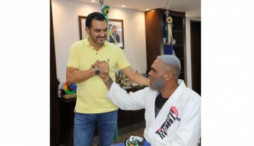 GOVERNADOR WANDERLEI BARBOSA RECEBE O CAMPEÃO MUNDIAL DE JIU-JITSU JEVERSON DANTAS