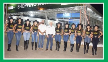 NA PRIMEIRA NOITE DA EXPOARA: POSE ESPECIAL COM AS CANDIDATAS