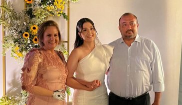 MARIA EDUARDA MOURÃO NEGREIROS CELEBRA FORMATURA EM MEDICINA AO LADO DO PAIS