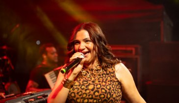 DAYANNA ENCERRA PORTO VERÃO COM SERTANEJO COMTEMPORÂNEO 