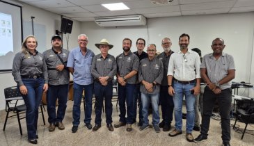 SRA SE UNE A PRODUTORES, GESTORES E LÍDERES DO BICO DO PAPAGAIO PARA DEBATER O ZEE-TO