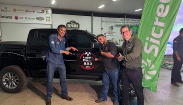 CONSÓRCIO SICREDI: CONTEMPLADO RAYONES ASSADOR RECEBE CARRO ZERO EM NOITE DE CONEXÃO AGRO