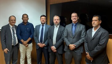 ALEXANDRE GUIMARÃES E VEREADORES DE LAVANDEIRA EM AUDIÊNCIA NO MINISTÉRIO DE MINAS E ENERGIA