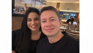 ALINE E ROMILDO MELO CELEBRAM SETE ANOS DE CASAMENTO