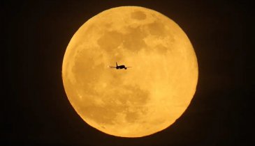 EXTREMA SUPERLUA NO ANOITECER DE 5 DE NOVEMBRO: ESPETÁCULO RARO NO CÉU DO BRASIL 