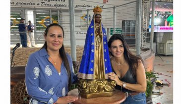 IMAGEM ARTESANAL DE NOSSA SENHORA APARECIDA É ARREMATADA ENTRE OS LOTES MAIS CAROS DO LEILÃO BENEFICENTE DO HOSPITAL DE AMOR