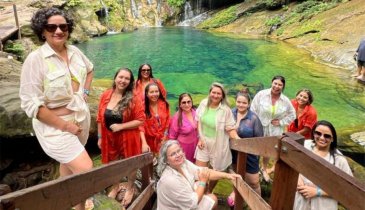 CONSULTORAS NATURA AVON DO SETOR ÁGUA MARINHA CELEBRAM 2025 NO POÇO AZUL