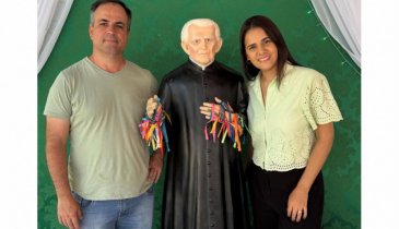 EM JUAZEIRO DO NORTE MÉDICA ARAGUAINENSE AGRADECE PADIM CIÇO