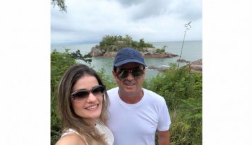 LETÍCIA E ROBERTO PIRES CELEBRAM BODAS DE AÇO EM REFÚGIO ROMÂNTICO 