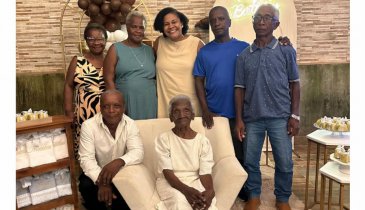 EM NATIVIDADE, FILHOS CELEBRAM OS 90 ANOS DE MODESTINA, ORGULHOSA LAVADEIRA DE ROUPAS DA PRAIONA.