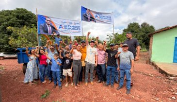 DEPUTADO FEDERAL ALEXANDRE GUIMARÃES ENTREGA MAQUINÁRIO DE R$ 500 MIL AO ASSENTAMENTO 2 DE JANEIRO, EM PALMEIRAS DO TOCANTINS