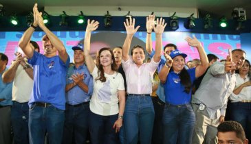 DORINHA REÚNE MULTIDÃO NA ATM COM APOIO DA BASE DE WANDERLEI BARBOSA