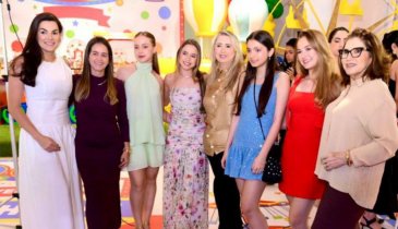 FAMILY FIRST. TIAS E PRIMAS CELEBRAM O PRIMEIRO "GIRO" DE JOÃO BESSA 