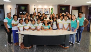 JANELAS PARA O FUTURO. ALUNOS DE COMUNIDADE QUILOMBOLA VISITAM O PALÁCIO ARAGUAIA JOSÉ WILSON SIQUEIRA CAMPOS