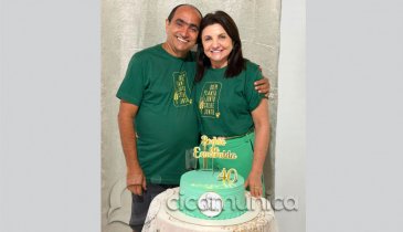 EMPRESÁRIOS JESUS E MARTA CELEBRAM BODAS DE ESMERALDA EM FAMÍLIA