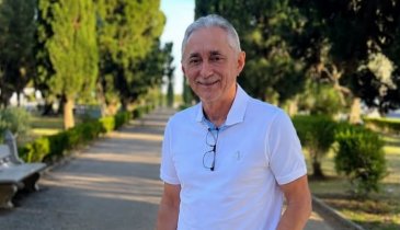 EM PALMAS PAULO HERNANDES MARCA FOLHINHA DE IDADE NOVA