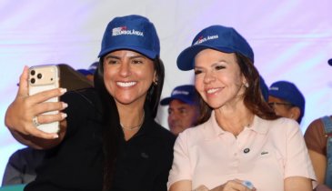 KARYNNE SOTERO COMPARTILHA APOIO À PROFESSORA DORINHA