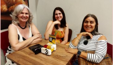 CAFÉ COM AZAMIGAS