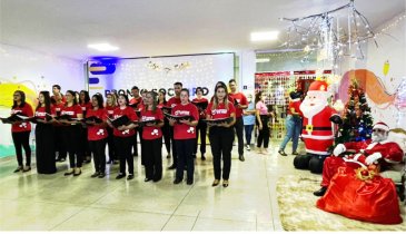 SERVIDORES E VOLUNTÁRIOS DO HGP APRESENTAM "LUZ DO MUNDO" 