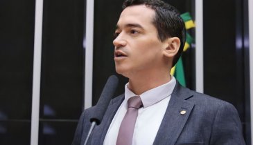 DEPUTADO ALEXANDRE GUIMARÃES SE DESTACA NO CONGRESSO NACIONAL