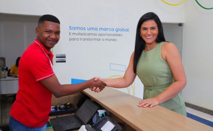 Primeira-dama do Tocantins, Karynne Sotero  visita Demà Jovem by Renapsi em Palmas