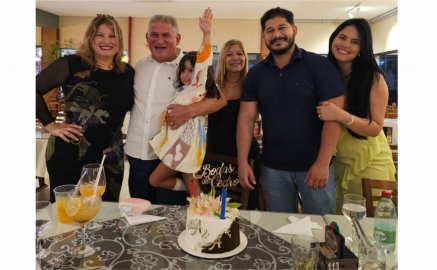 Antônia Lopes e Alberto Brito, Etienne, Diego, Lis e  Bianca Alves