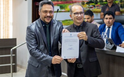 Presidente da Câmara Municipal de Araguaína, Max Fleury Baroli e vereador, José da Guia (dir.)