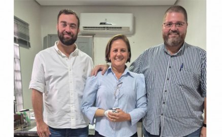 Presidente do SRA, Paulo Sérgio Marquez de Araújo (esq.), Vivian Mourão e Nahim Halloun