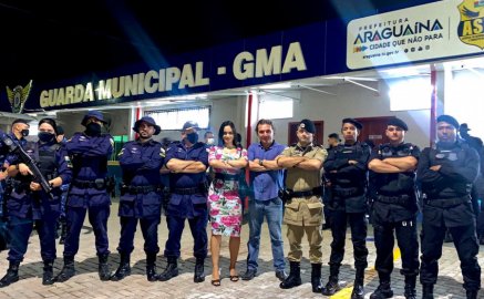 Carla Mikcaelly, Rafael Boa Sorte, comandante do 2º BPM, Tenente-Coronel Valdeonne Dias da Silva e parte da tropa da Guarda municipal -