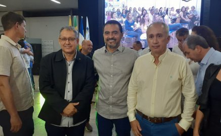 Presidente do SRA Wagner Borges (dir.), governador Wanderlei Barbosa e o presidente da Aciara, Denilson da Silva -