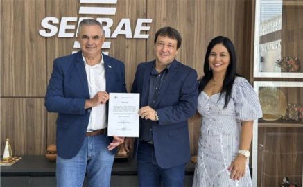 Presidente do Sebrae, Paulo Carneiro (esq), vice, Fabiano do Vale e Glaura Franco do Vale.