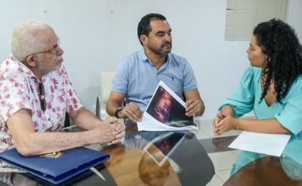 Cineasta, Eva Pereira, governador Wanderlei Barbosa e o secretário de Cultura do Tocantins, Tião Pinheiro, 