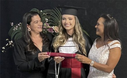 Michelle Faria, Ana Júlia Hoppe e Denize Campelo