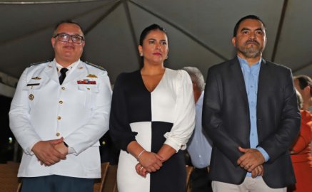 Governador Wanderlei Barbosa, primeira-dama, Karynne Sotero e Comandante-geral do Corpo de Bombeiros do Tocantins, Coronel Ornelas