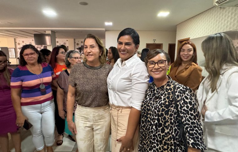 Salvina Mocó (empresária), Karynne Sotero e Cleide Arruda (empresária). Foto: Cicera 