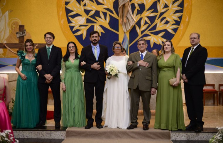 Rosa Maria, José David com os filhos, Júlio césar, Júnior e Juliano e as noras Silvana, Rosimeire e Elisângela Álbum de Família