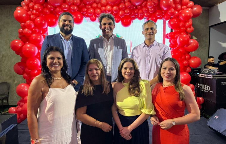 Roger, Fábio, Tomaz, Eunice, Antônia, Tatiana e Aylle  Álbum de Família