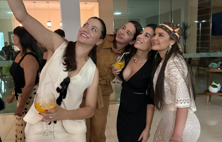 Selfie de Simone, Fabiane, Tatiane e Maraisa 