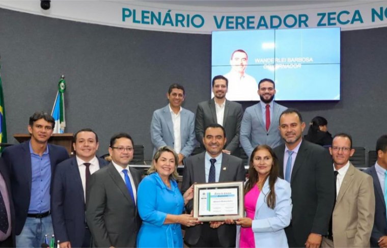 Prefeita de Guaraí, Fátima Coelho prestigiando solenidade de entrega de Títulos de Cidadãos  