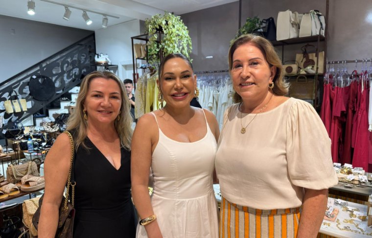 Raimundinha Almeida, Luana e Salvina Foto: Cícera Maria