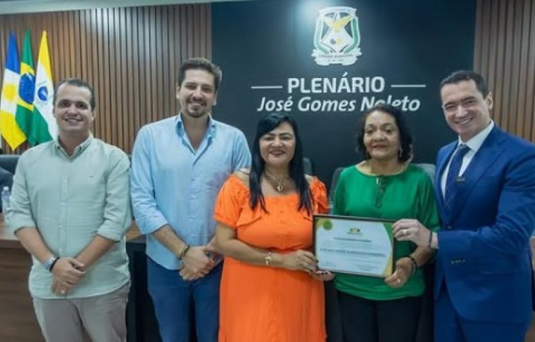 Israel, Olyntho, vereadora Rosinara Almeida e a professora Raimundinha e Alexandre Guimarães Foto: Divulgação